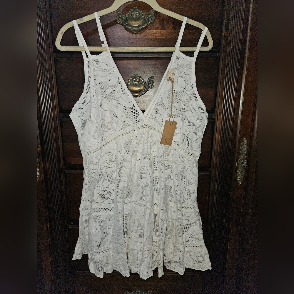 White Lace Sleeveless Dress Beach
